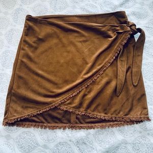 Lulu’s Tie Wrap Mini Skirt Sz M